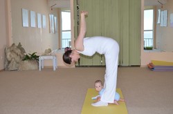 Йога для мам и малышей